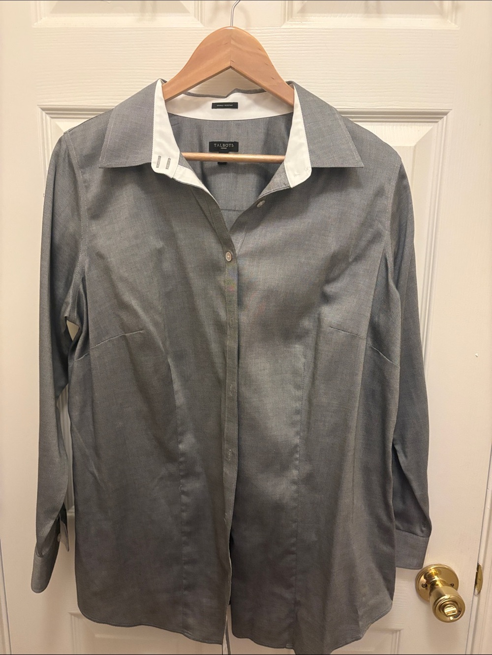 Talbots Gray Button-Front Dress Shirt with White Collar Trim A073